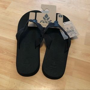 Reef’s Women’s Sandy Flip Flops